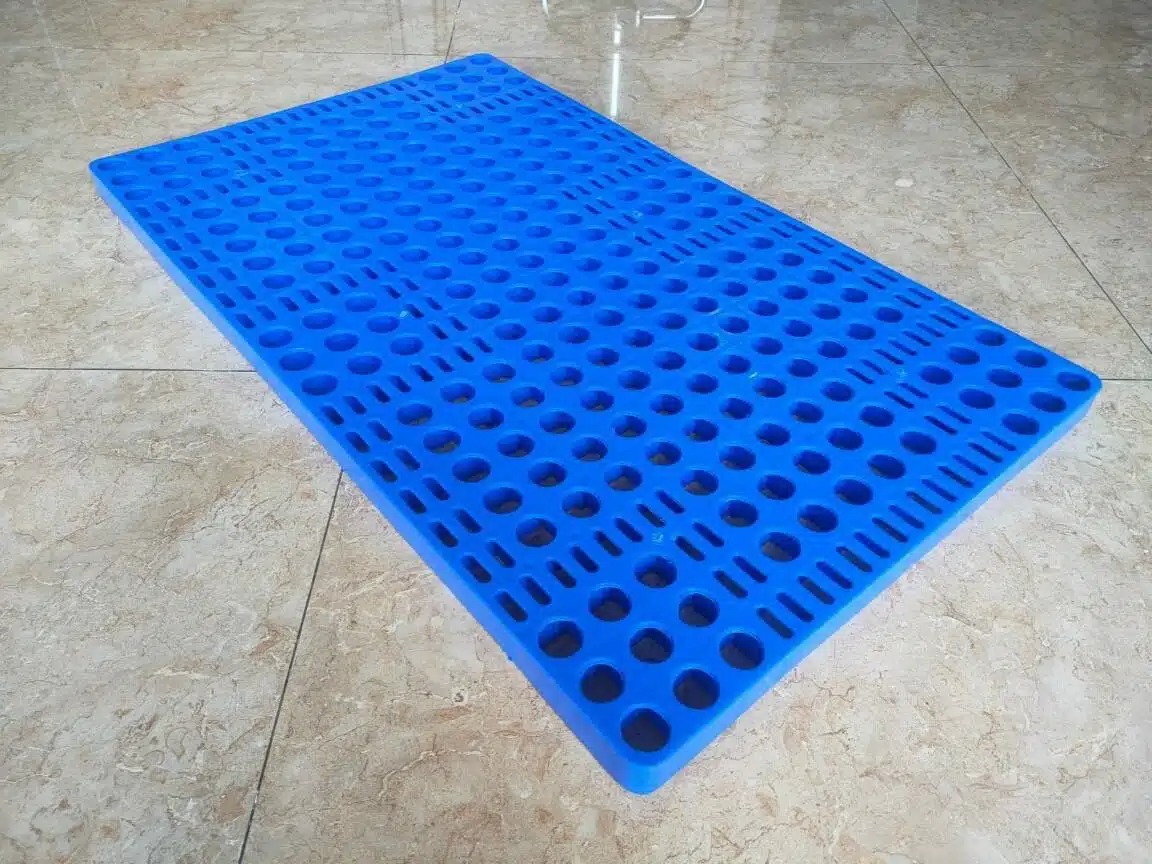 Pallet nhựa không chân không bị oxy hóa bởi môi trường